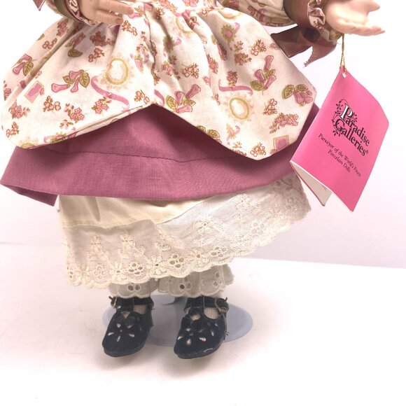 Paradise Galleries Musical Porcelain Doll 15” 1994 TC J779 with Lace Parasol - Picture 5 of 15